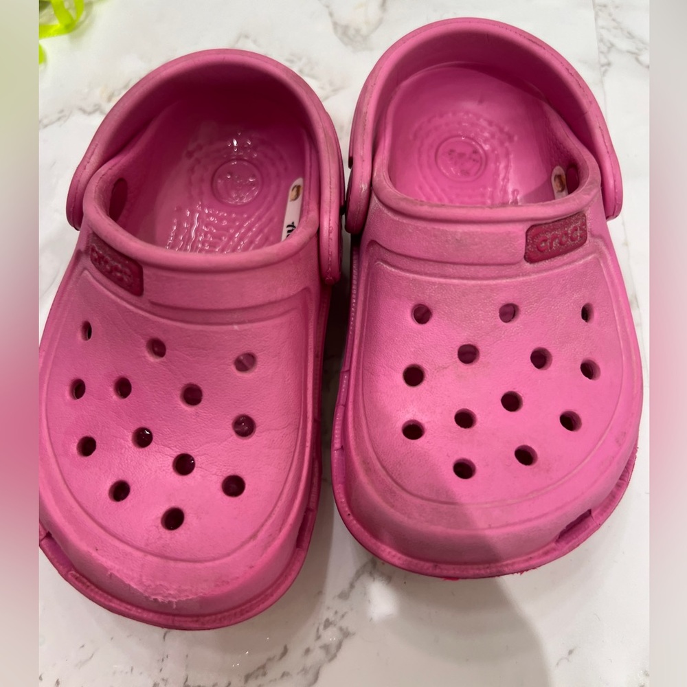 Pink crocs clogs c 5 (little girls)